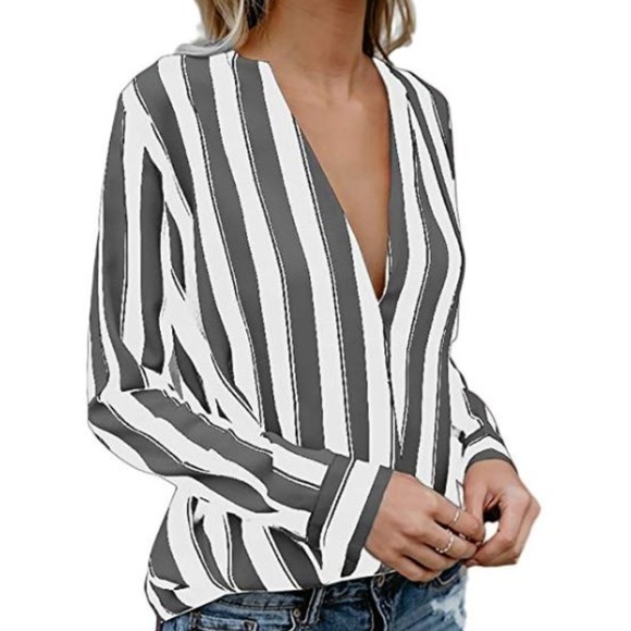 New Deep V-Neck Loose Casual Blouse Sz Small - Picture 4 of 4